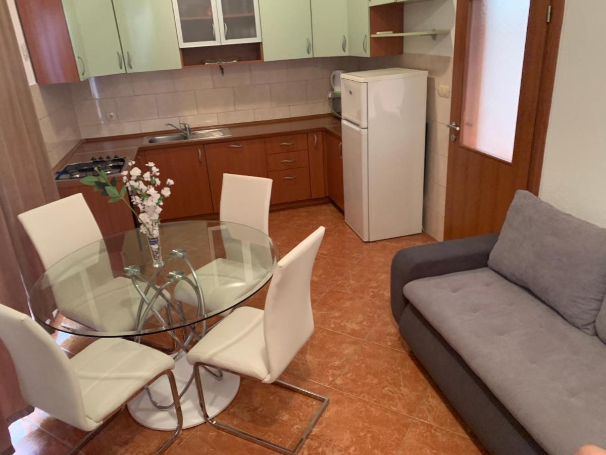 Apartment Lena Kastela Ngoại thất bức ảnh