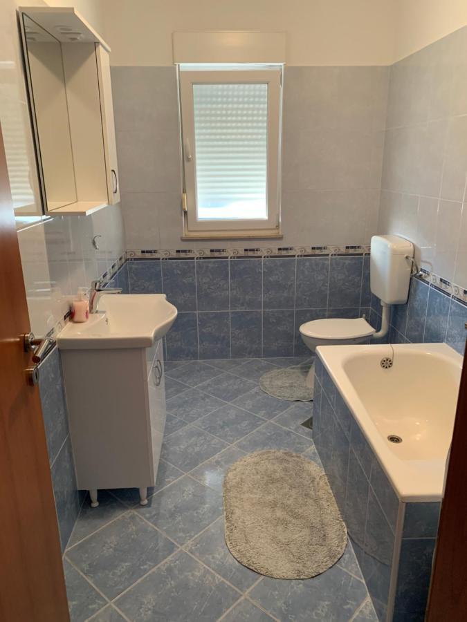 Apartment Lena Kastela Ngoại thất bức ảnh